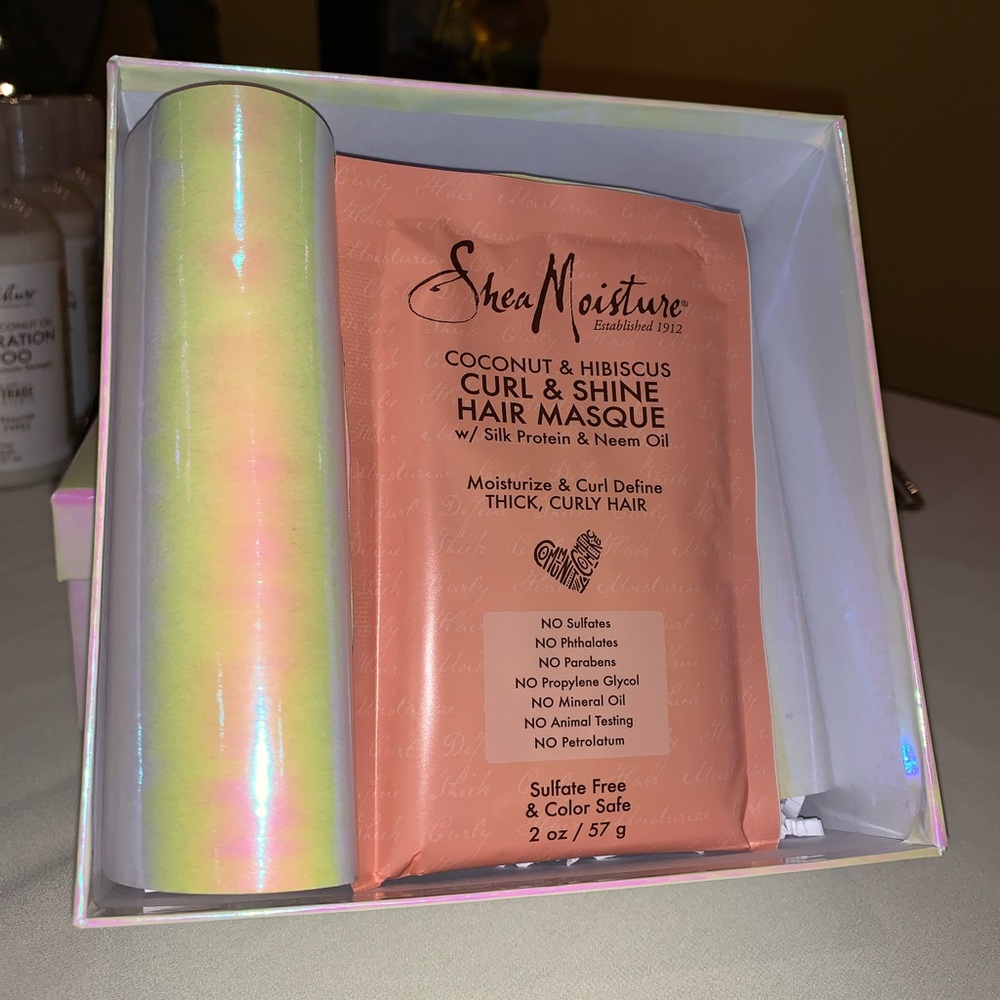 Coconut and Hibiscus Curl and Shine Hair Masque
